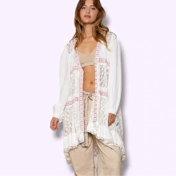 POL Tiered Ditsy Print Long Sleeve Lace Embroidered Kimono - Picture 3 of 10